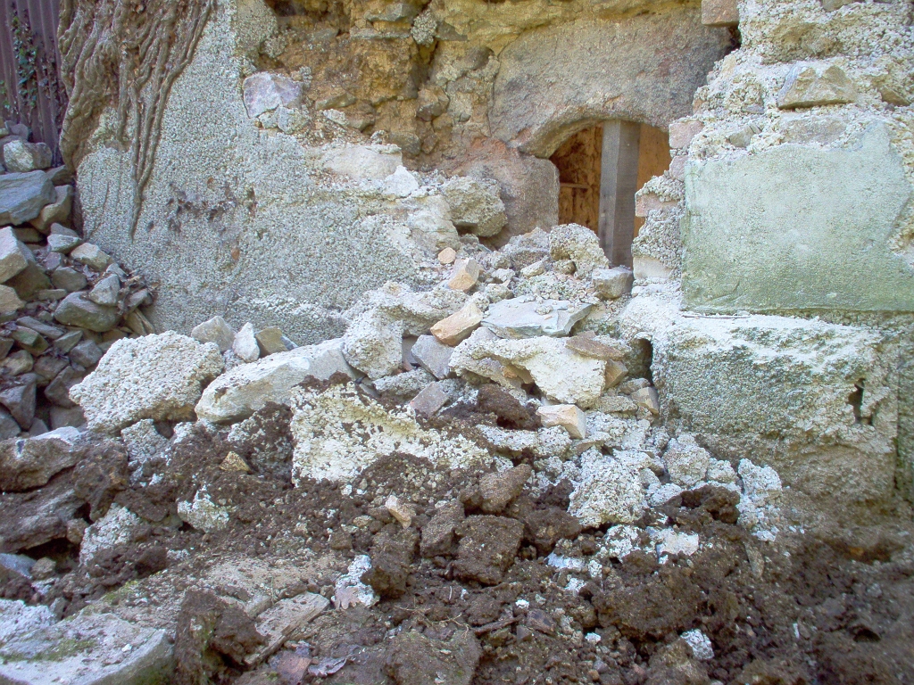 20110419-20110828 Restoring Le Boquet Bread Oven 02.JPG